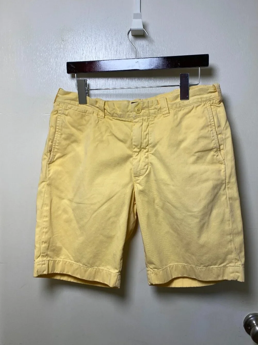 J.Crew Stanton Classic Fit Yellow Shorts Garment Dyed Khaki Men's Size 32 Cotton